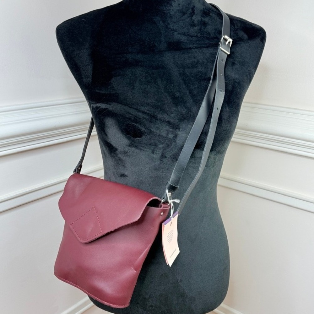 Pihka Vieno Handmade Leather Crossbody Bag‎